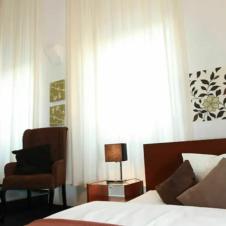 Amical Hotel 4*